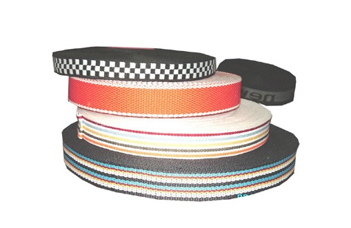 ���]����